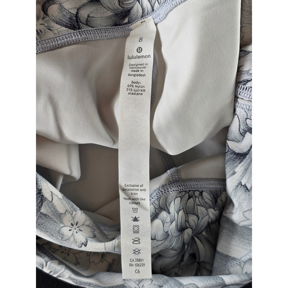 Lululemon Grey White Floral Illustrative Print High Rise Crop Leggings Size 8 - Picture 3 of 5